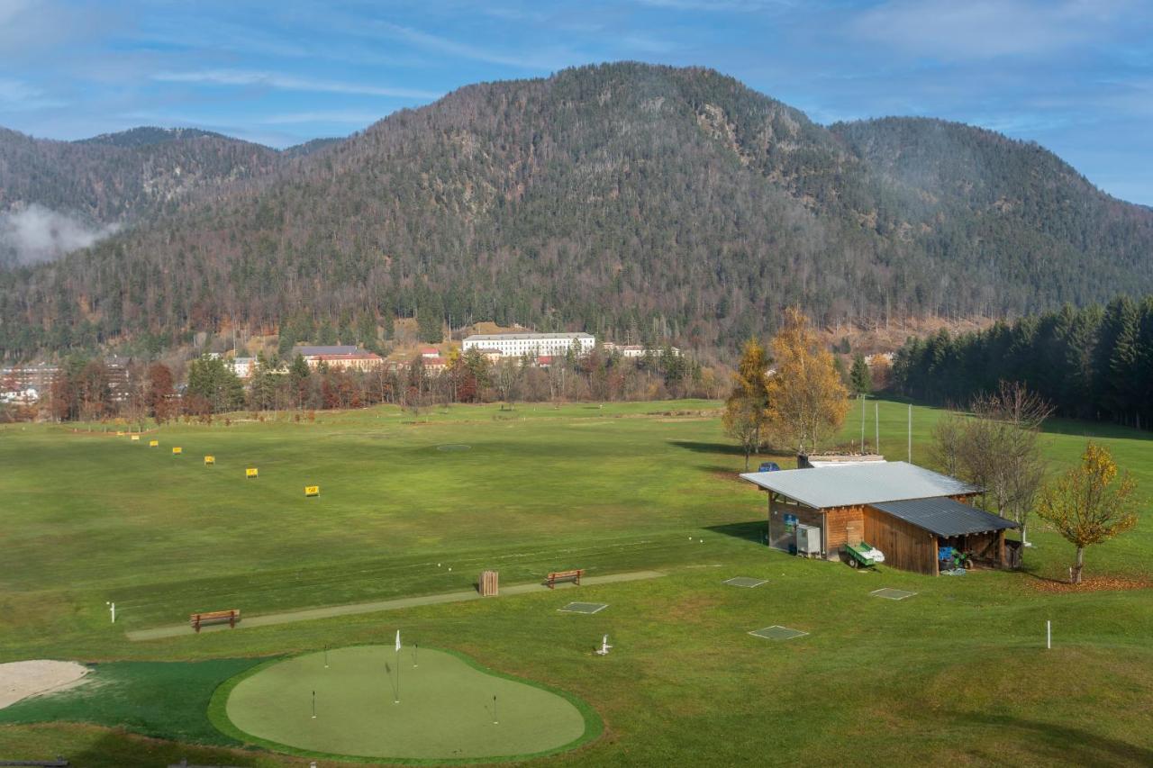 Golf View Apt With Parking And Mountain View! Daire Tarvisio Dış mekan fotoğraf